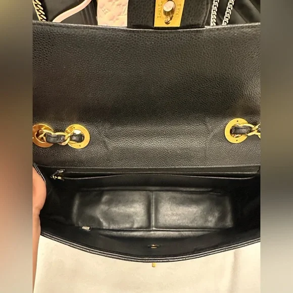 CHANEL Jumbo Classic Single Flap Caviar Leather Handbag Black/Gold Hardware - Picture 8 of 15